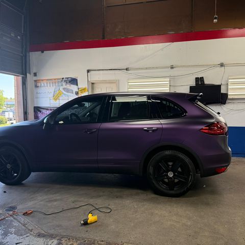 Window tint install: Porsche Macan